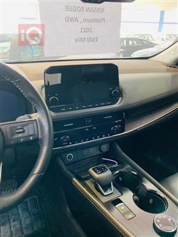 نيسان روج